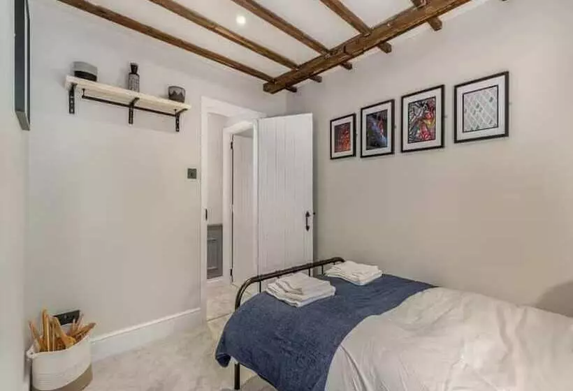 Cottage In The Heart Of The Peak District