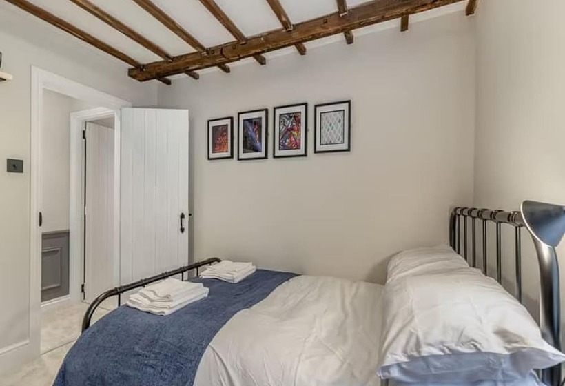 Cottage In The Heart Of The Peak District