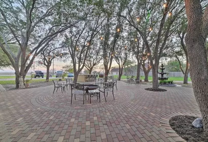 Casa De Samuel   Patio, Fountain & Outdoor Kitchen