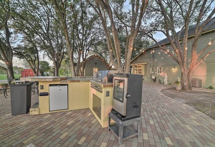 Casa De Samuel   Patio, Fountain & Outdoor Kitchen