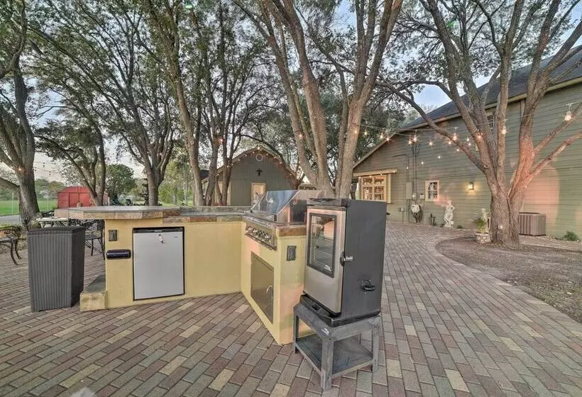 Casa De Samuel   Patio, Fountain & Outdoor Kitchen