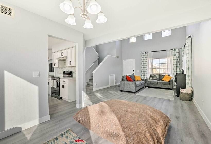 Chandler Home W/ Yard & Grill: 3 Mi To Downtown!