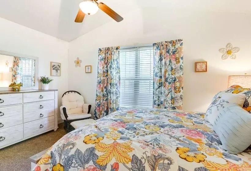 Charming Abbeville Home W/ Private Boat Dock!