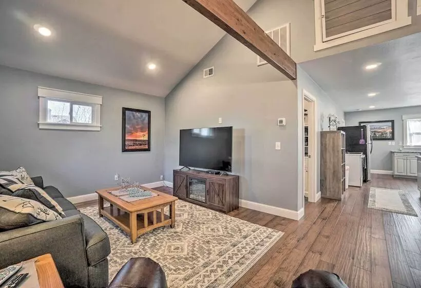 Charming Cheyenne Home ~ 1 Mi To Downtown!