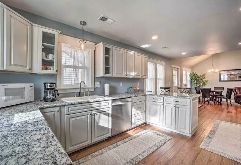 Charming Cheyenne Home ~ 1 Mi To Downtown!