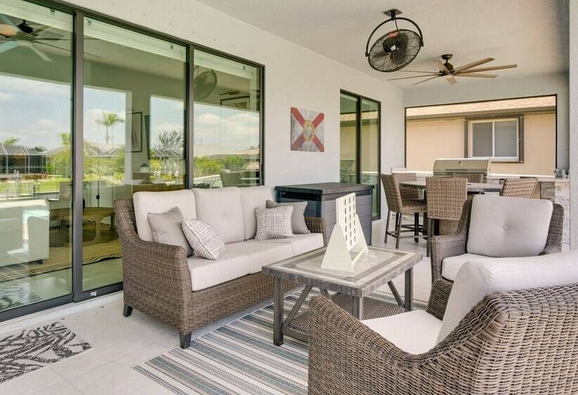 Pool & Gulf Access Canal: Chic Cape Coral Home!