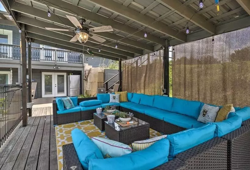 Chic Family Friendly Home With Outdoor Oasis!