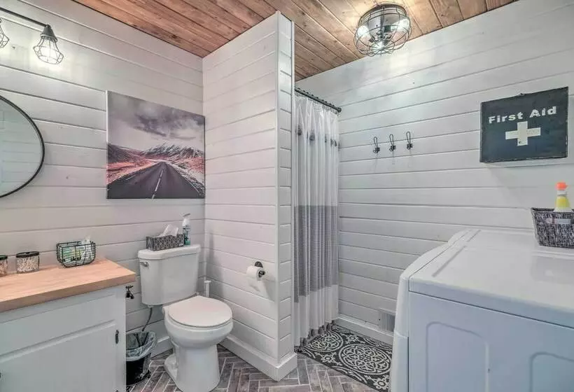 Cold Springs Escape: A/c, Hot Tub, Generator, Wifi