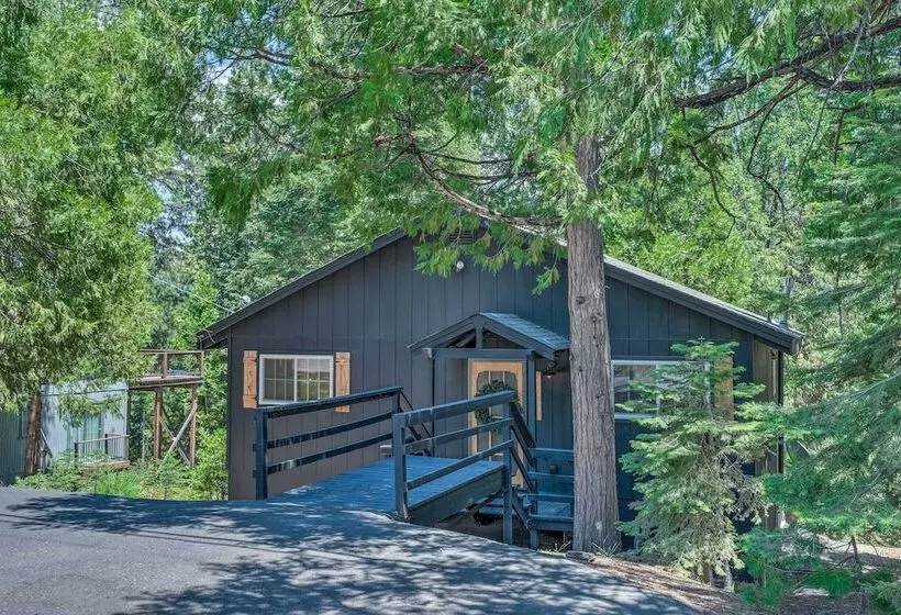 Cold Springs Escape: A/c, Hot Tub, Generator, Wifi