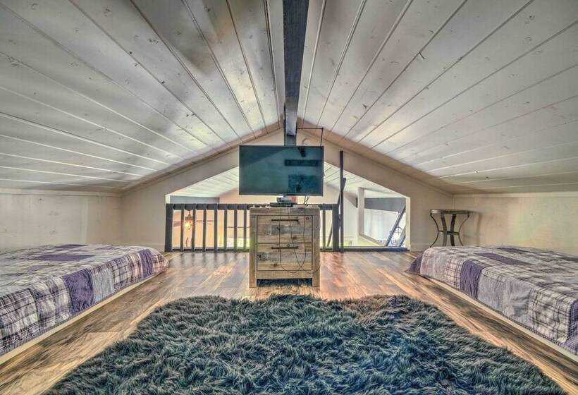 Cold Springs Escape: A/c, Hot Tub, Generator, Wifi