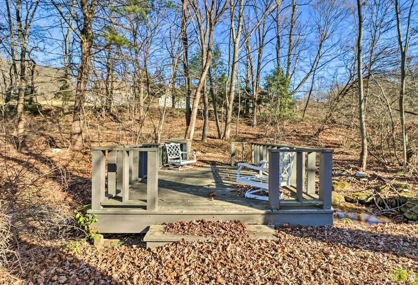 Chic Saylorsburg Escape W/ Hot Tub + Fire Pit