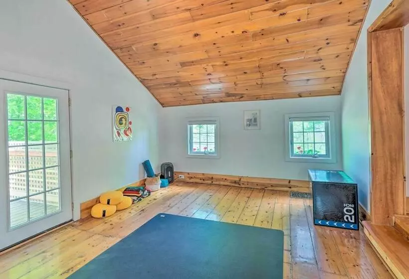 Eclectic Troy Home W/ Hot Tub   Pet Friendly!