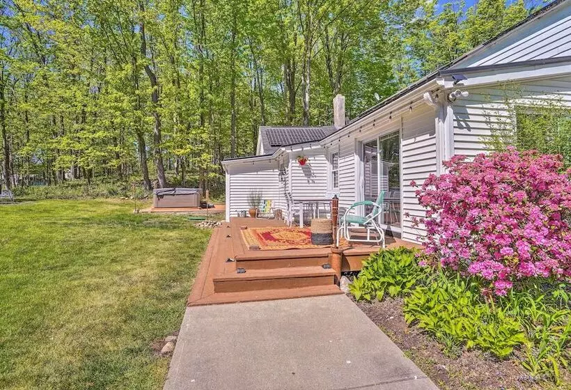 Eclectic Troy Home W/ Hot Tub   Pet Friendly!