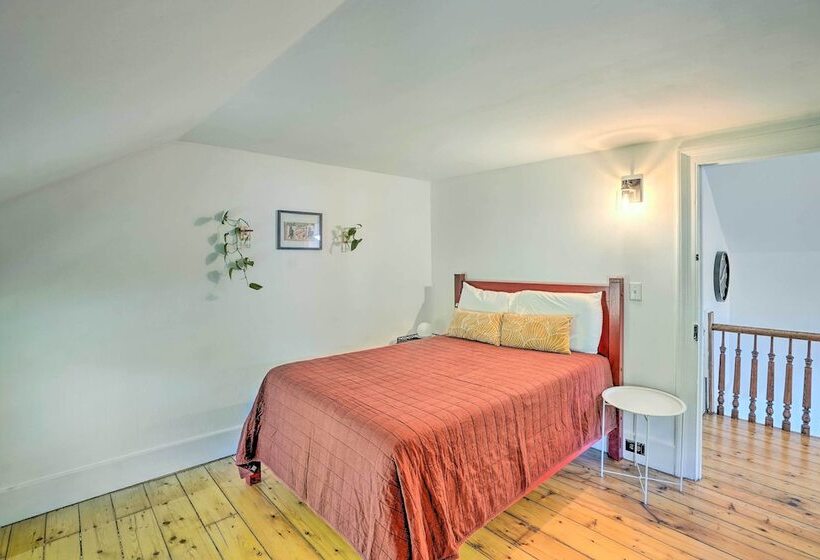 Eclectic Troy Home W/ Hot Tub   Pet Friendly!