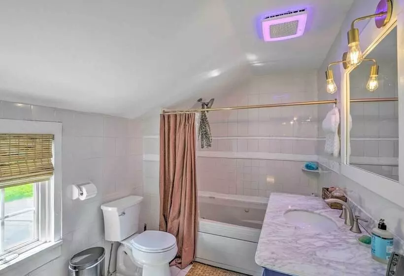 Eclectic Troy Home W/ Hot Tub   Pet Friendly!