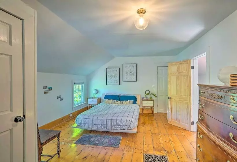 Eclectic Troy Home W/ Hot Tub   Pet Friendly!