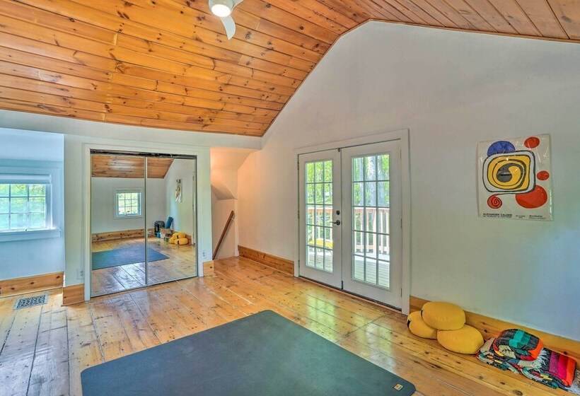 Eclectic Troy Home W/ Hot Tub   Pet Friendly!