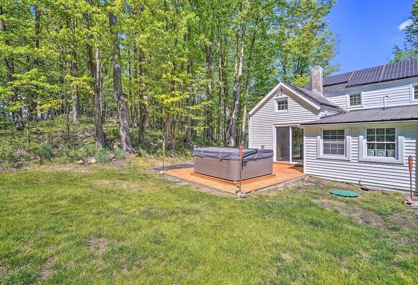 Eclectic Troy Home W/ Hot Tub   Pet Friendly!