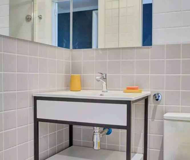 Estudios Y Habitaciones Modernas En Pamplona, Sk