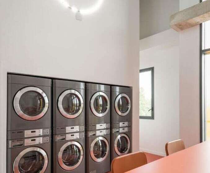 Estudios Y Habitaciones Modernas En Pamplona, Sk