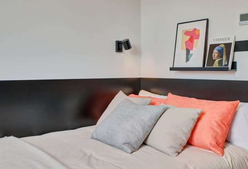 Estudios Y Habitaciones Modernas En Pamplona, Sk