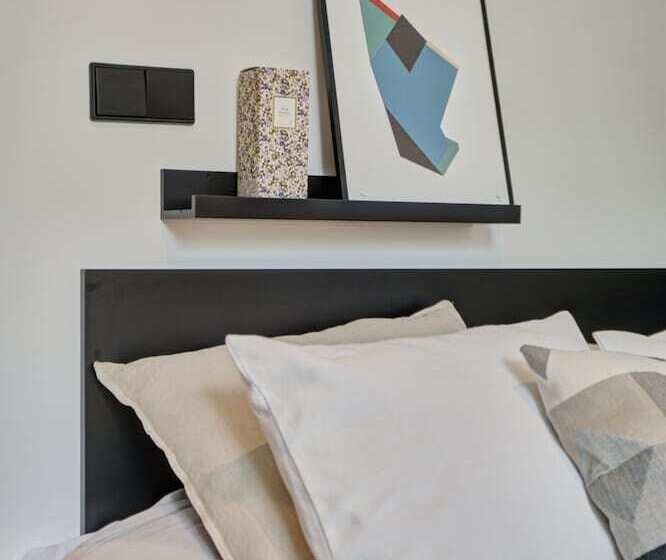 Estudios Y Habitaciones Modernas En Pamplona, Sk