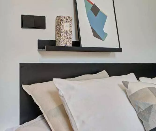 Estudios Y Habitaciones Modernas En Pamplona, Sk