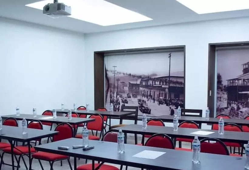 Hotelli Real Del Oro