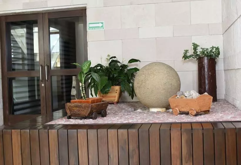 Hotelli Real Del Oro