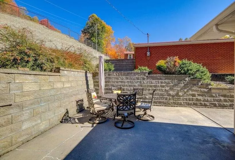 Laptop Friendly Appalachian Mountain Retreat!