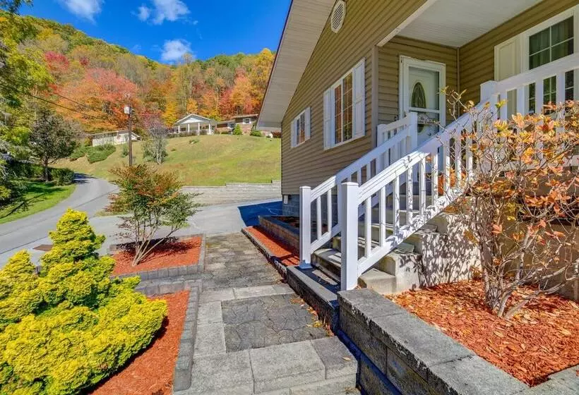 Laptop Friendly Appalachian Mountain Retreat!