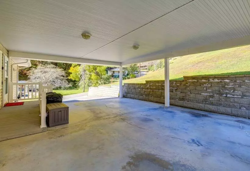 Laptop Friendly Appalachian Mountain Retreat!