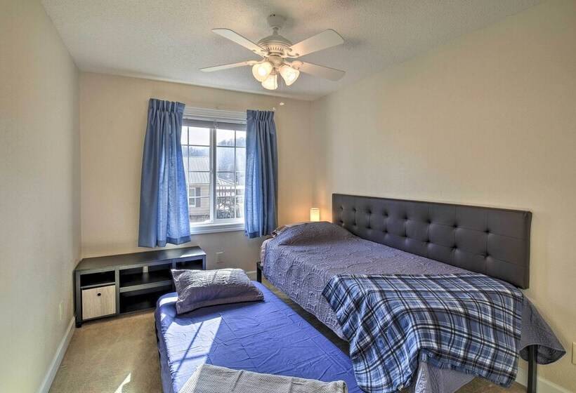 Laptop Friendly Appalachian Mountain Retreat!