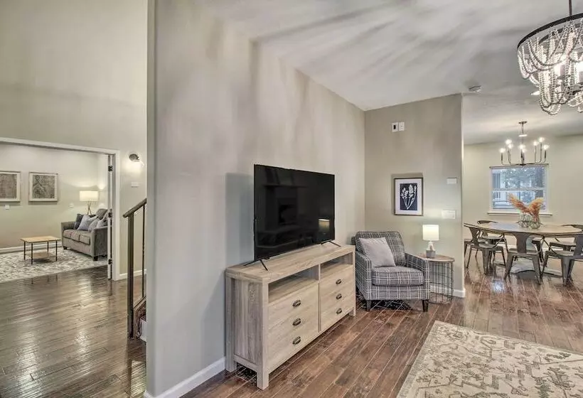 2 Mi To Lake: Marvelous Pinetop Home W/ Fireplaces