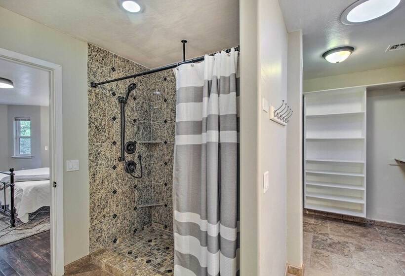 2 Mi To Lake: Marvelous Pinetop Home W/ Fireplaces