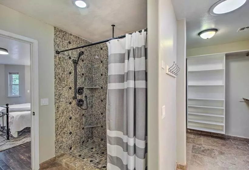 2 Mi To Lake: Marvelous Pinetop Home W/ Fireplaces