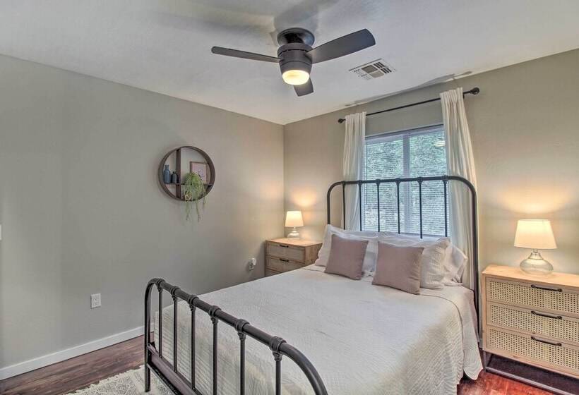 2 Mi To Lake: Marvelous Pinetop Home W/ Fireplaces