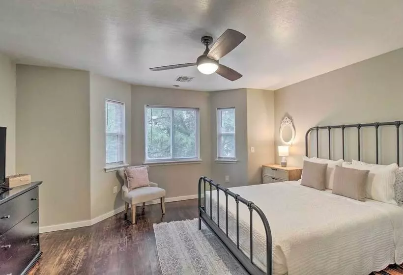 2 Mi To Lake: Marvelous Pinetop Home W/ Fireplaces