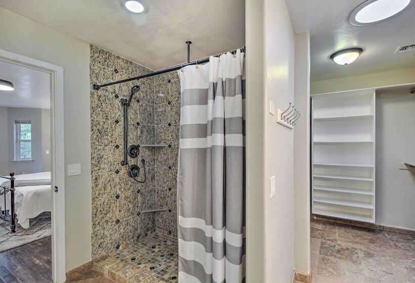 2 Mi To Lake: Marvelous Pinetop Home W/ Fireplaces