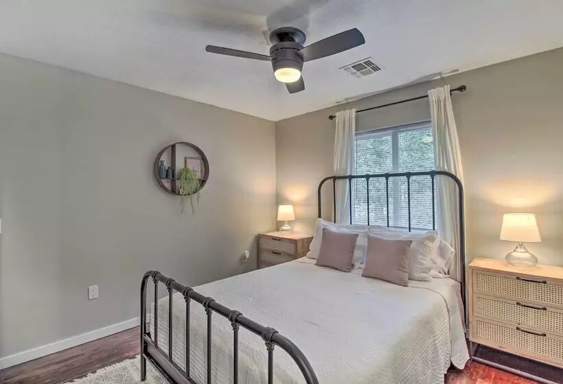 2 Mi To Lake: Marvelous Pinetop Home W/ Fireplaces