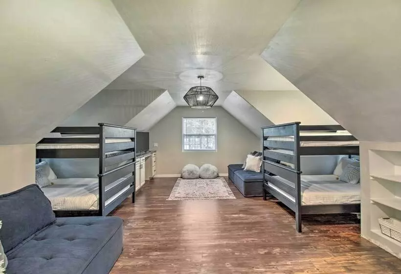 2 Mi To Lake: Marvelous Pinetop Home W/ Fireplaces