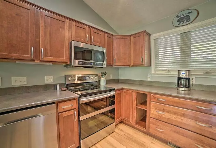 Massanutten Family Retreat: Ski, Golf, & Hike!