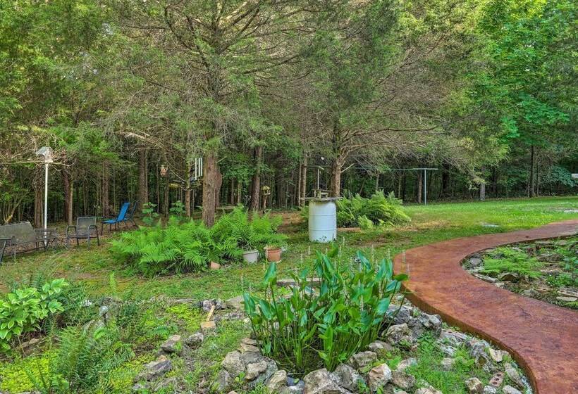 Modern, Spacious Florence Retreat W/ Fire Pit