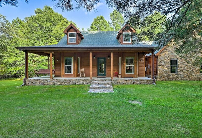 Modern, Spacious Florence Retreat W/ Fire Pit