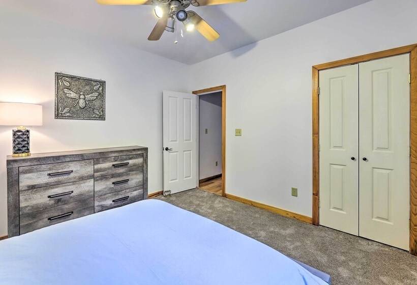 Modern, Spacious Florence Retreat W/ Fire Pit