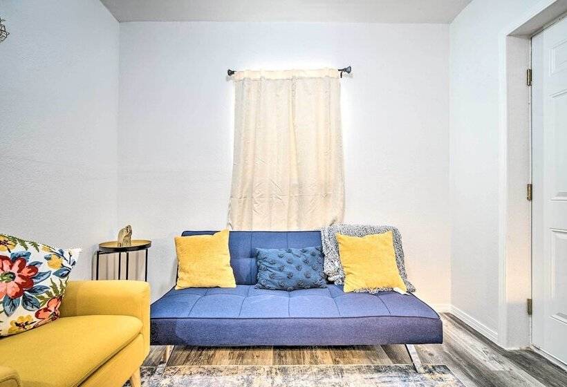 Modern West Tx Home In The Heart Of El Paso!