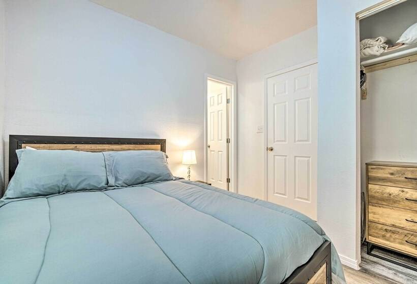 Modern West Tx Home In The Heart Of El Paso!