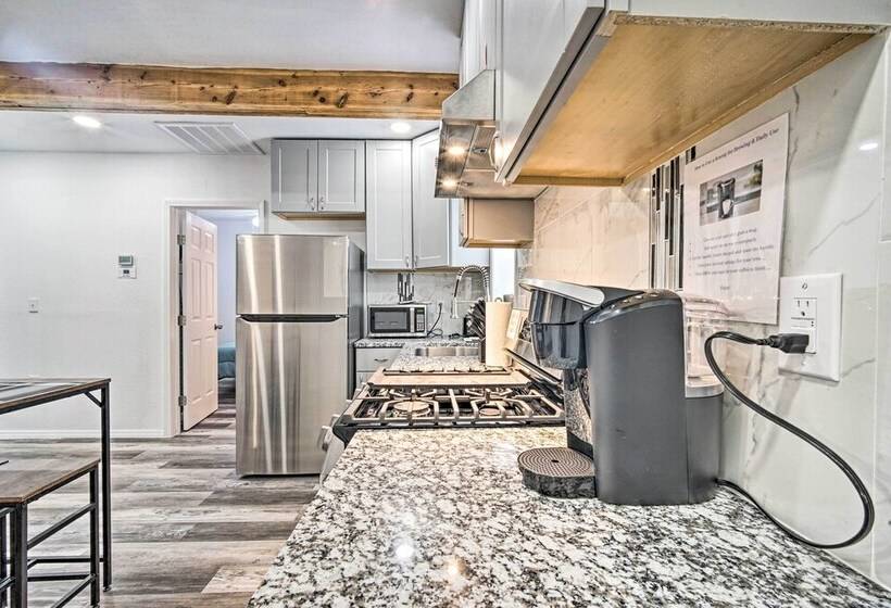 Modern West Tx Home In The Heart Of El Paso!