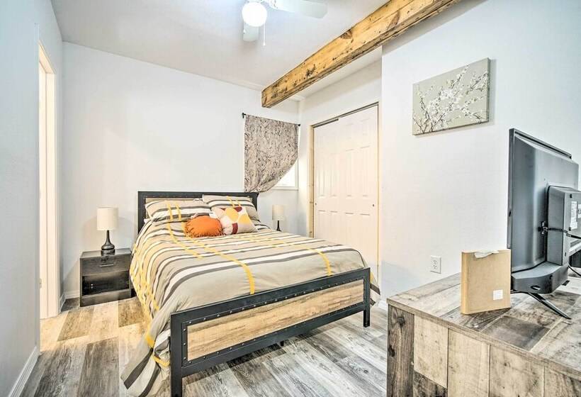 Modern West Tx Home In The Heart Of El Paso!