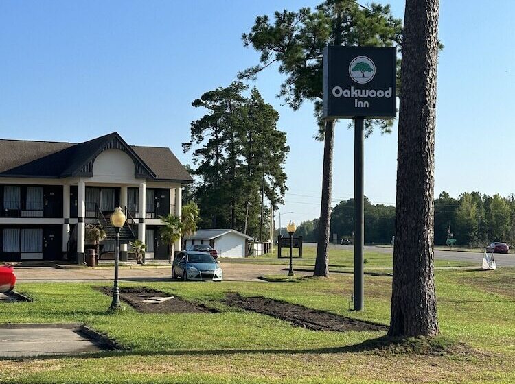 汽车旅馆 Oakwood Inn